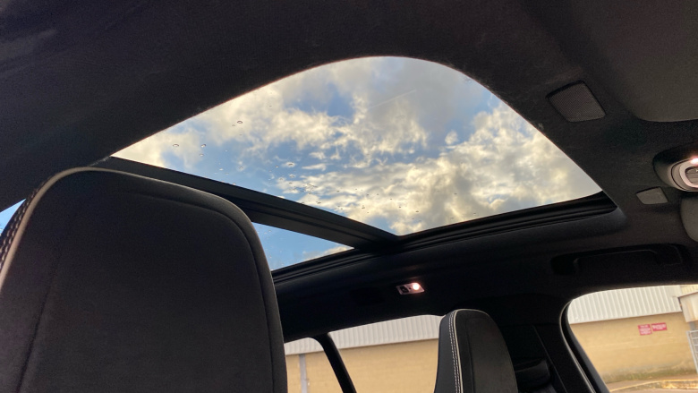 Volvo Xc40 2.0 B4P R DESIGN 5dr Auto Petrol Estate